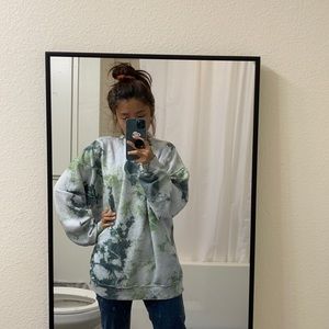 Urban Renewal Recycled Tie-Die CrewNeckSweatshirt